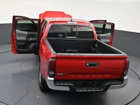 Used 2022 Toyota Tacoma SR5 RWD image 32