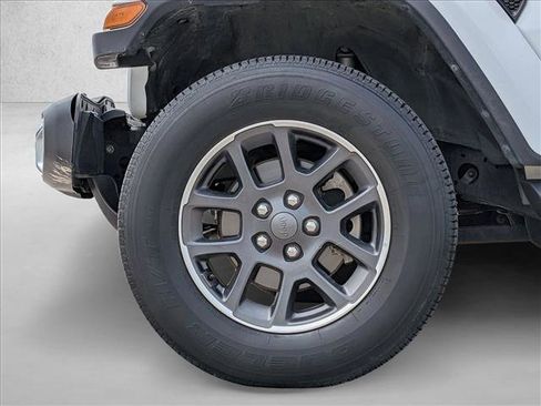 Used 2020 Jeep Gladiator Overland AWD/4WD image 24