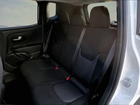 Used 2023 Jeep Renegade Latitude AWD/4WD image 26