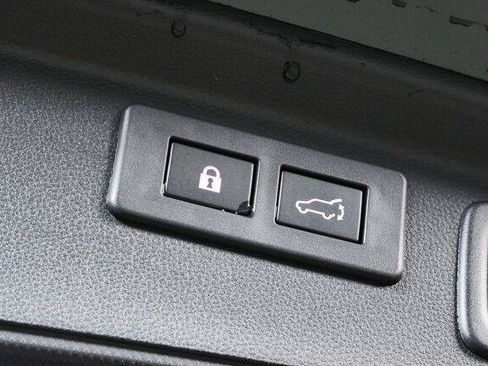 Used 2024 Subaru Forester Premium AWD/4WD image 28
