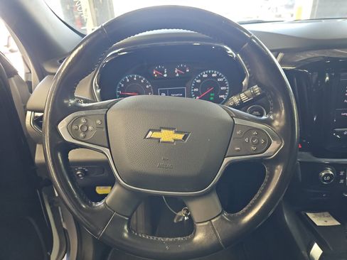 Used 2022 Chevrolet Traverse LT FWD image 13