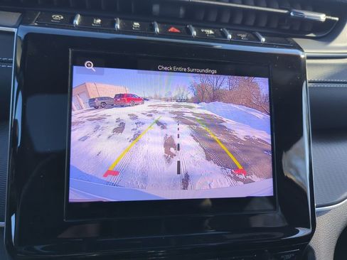 Used 2025 Jeep Grand Cherokee Altitude image 15