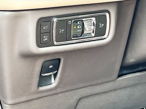 Used 2023 Lincoln Nautilus Reserve AWD/4WD image 10