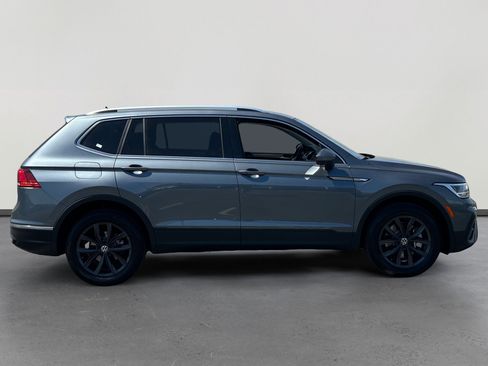 Certified 2022 Volkswagen Tiguan SE image 6