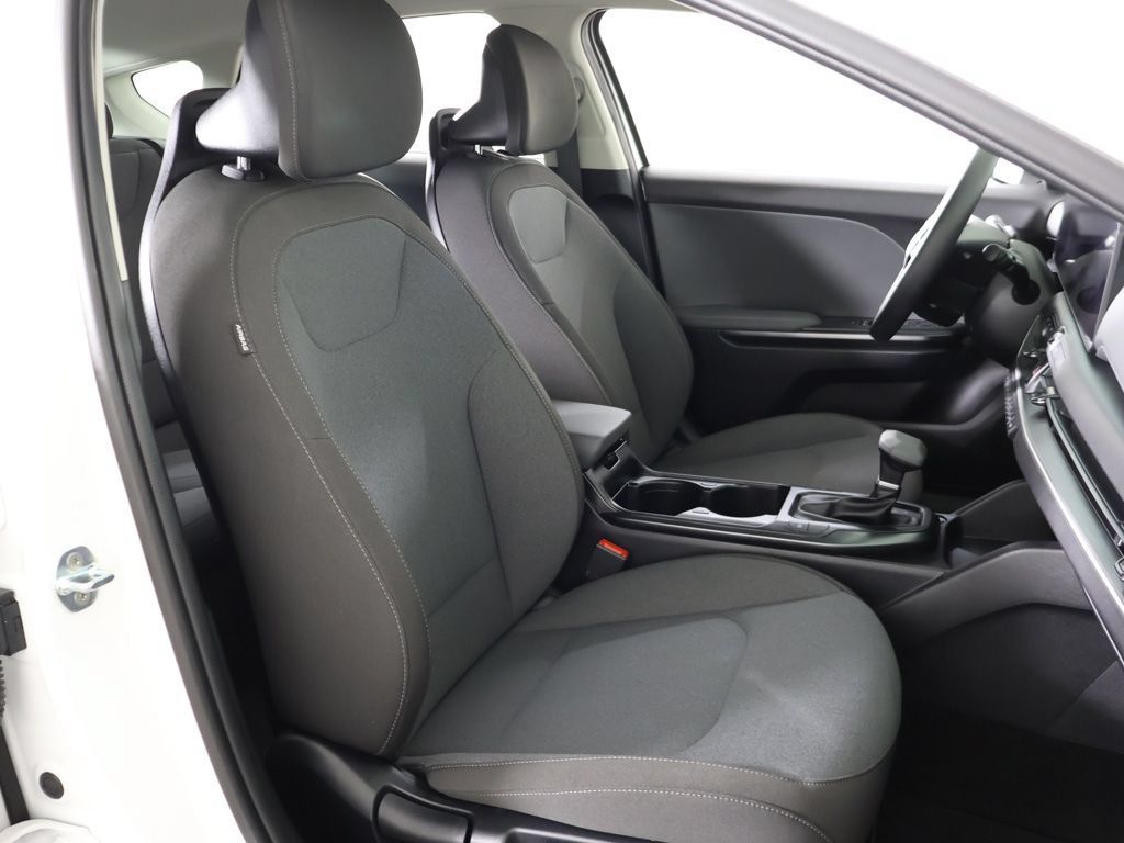 Certified 2025 Kia K4 FWD image 30
