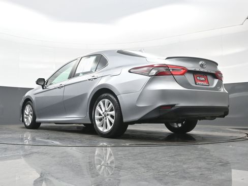 Used 2023 Toyota Camry LE image 28