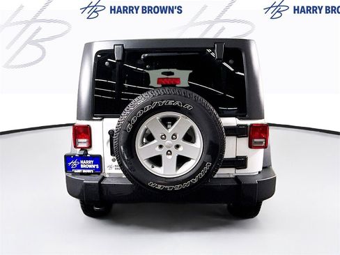 Used 2018 Jeep Wrangler Unlimited Sport S image 24