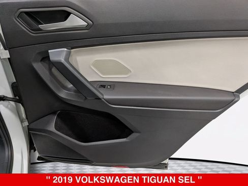 Used 2019 Volkswagen Tiguan SEL AWD/4WD image 33