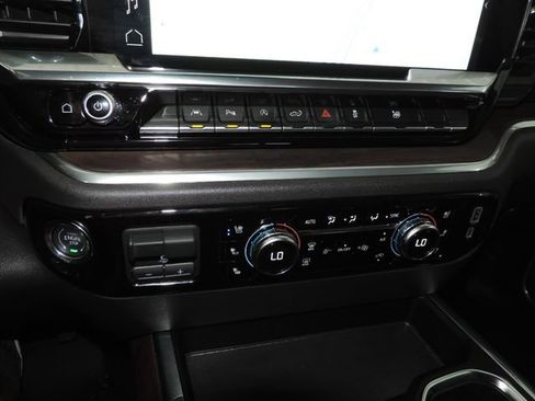 Used 2025 GMC Sierra 1500 SLT w/ SLT Premium Plus Package image 30