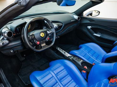 Used 2022 Ferrari F8 Tributo image 2