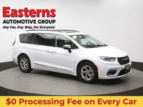 Used 2023 Chrysler Pacifica Limited FWD image 51