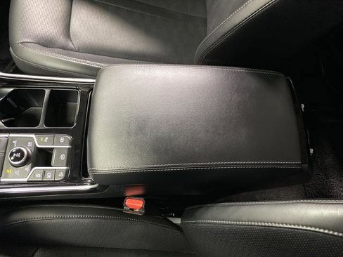 Used 2025 Kia Sorento SX image 21