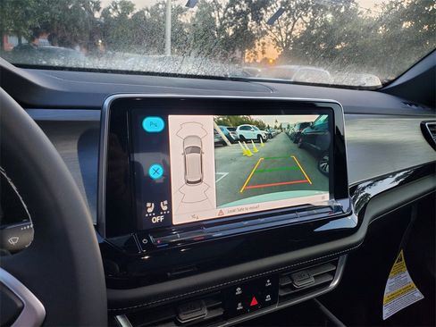 New 2026 Volkswagen Atlas Cross Sport SE image 11