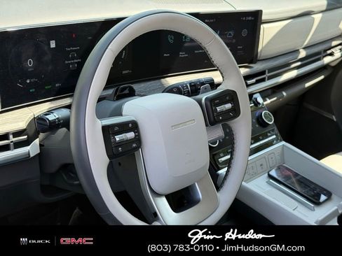 Used 2025 Hyundai Santa Fe Calligraphy FWD image 19