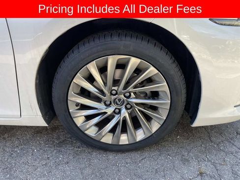 Used 2019 Lexus ES 300h w/ Accessory Package FWD image 8