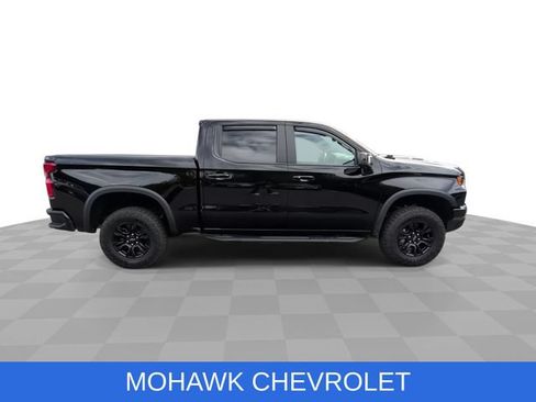 Used 2024 Chevrolet Silverado 1500 ZR2 AWD/4WD image 9