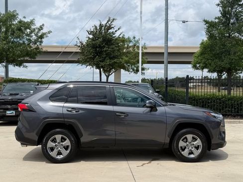 Used 2024 Toyota RAV4 XLE AWD/4WD image 6