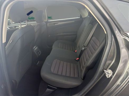 Used 2019 Ford Fusion SE image 10