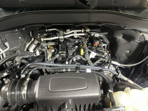 Certified 2021 Ford Explorer XLT w/ Equipment Group 202A image 27