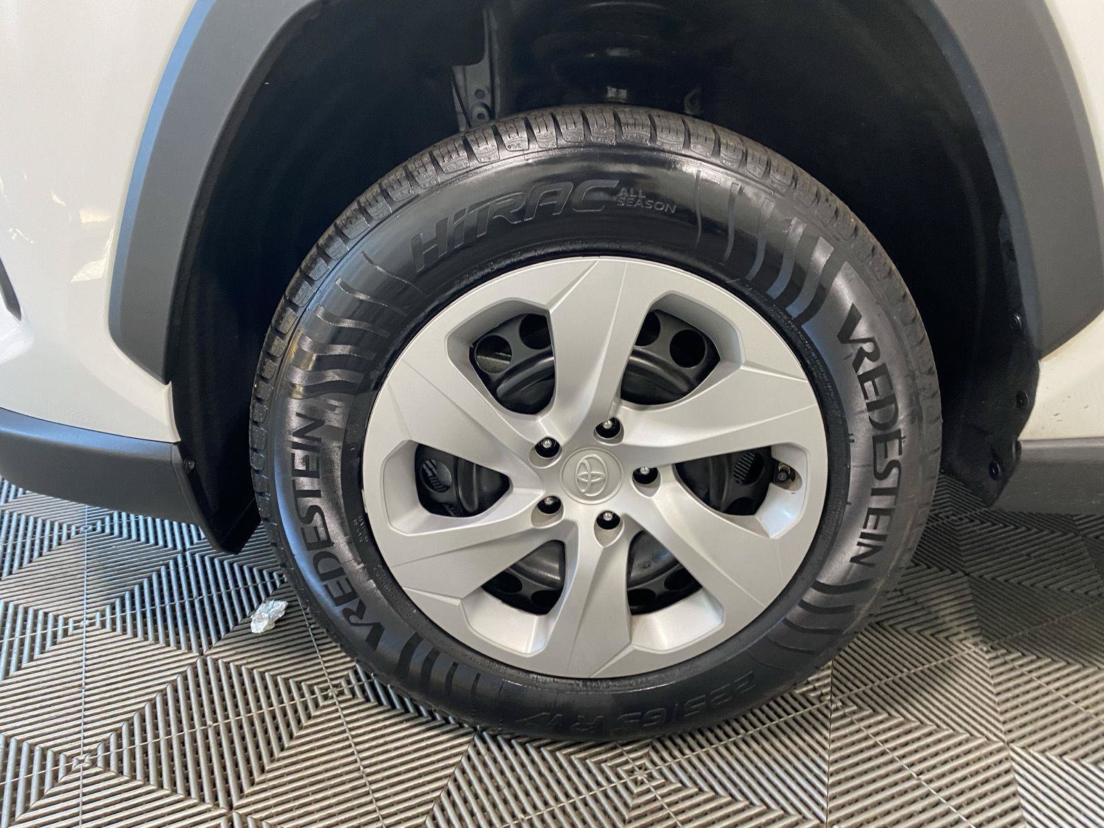 Certified 2025 Toyota RAV4 LE AWD/4WD image 19