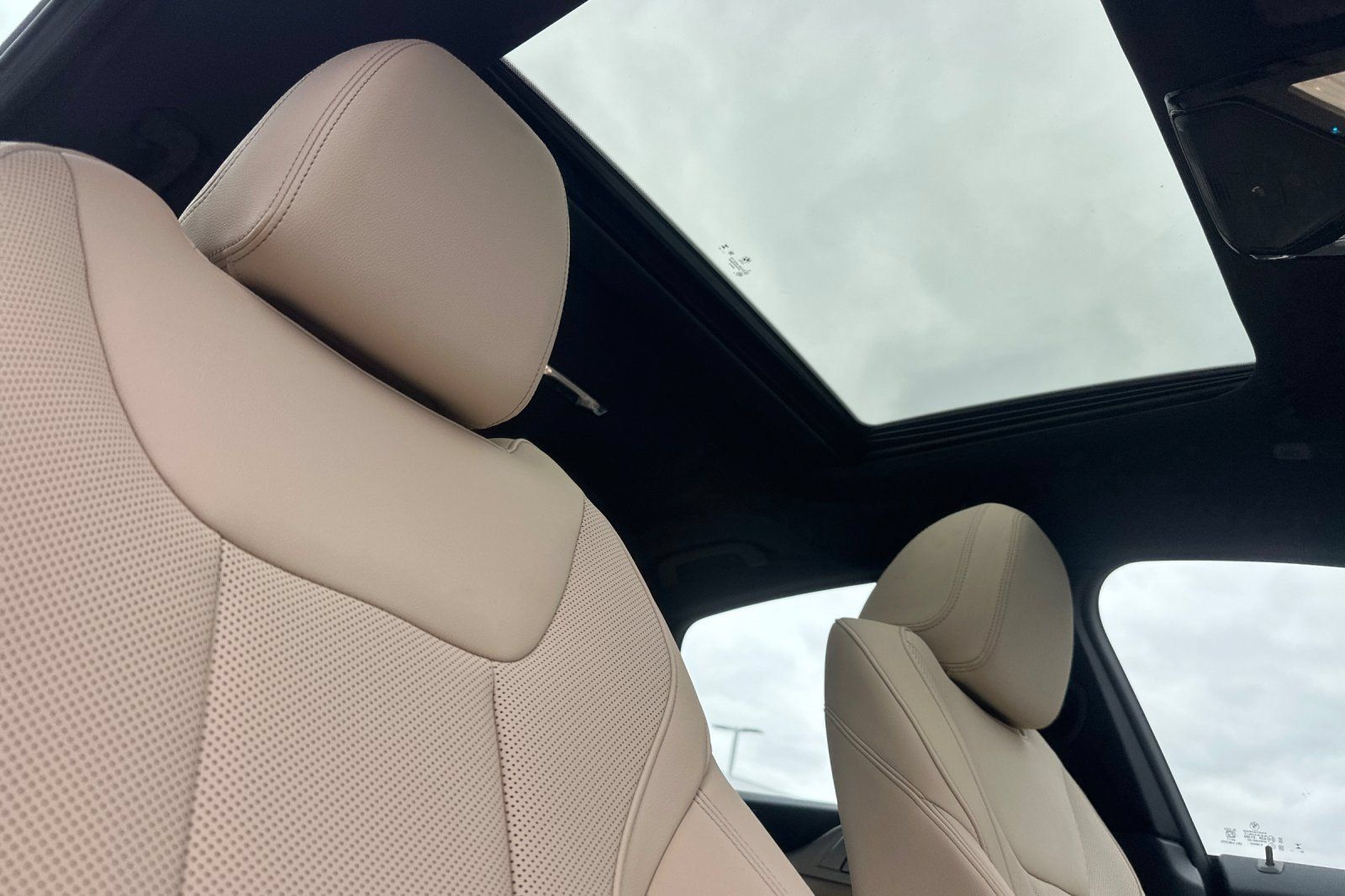 Used 2025 BMW i4 eDrive40 w/ Premium Package RWD image 19