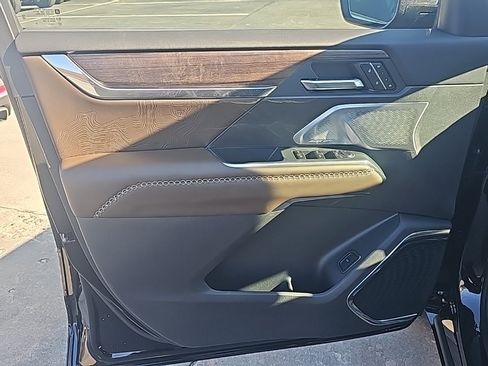 New 2026 GMC Acadia Denali Ultimate image 12