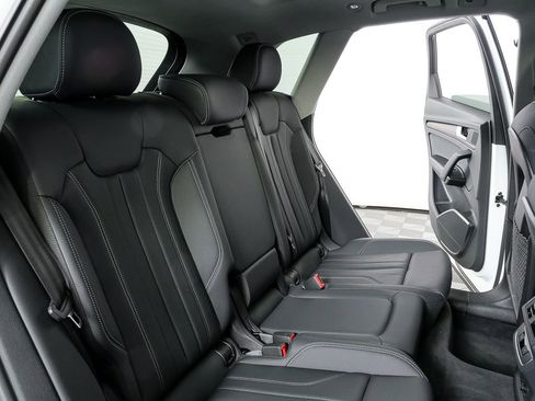 Used 2024 Audi Q5 e Premium w/ Convenience Package AWD/4WD image 20