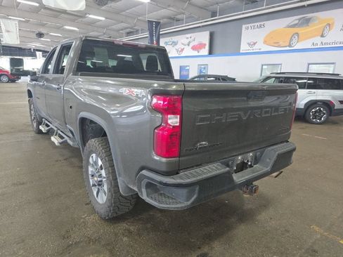 Used 2023 Chevrolet Silverado 2500 Custom w/ Custom Convenience Package AWD/4WD image 5