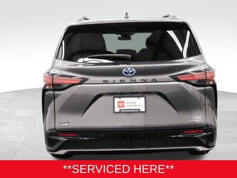 Used 2021 Toyota Sienna XSE w/ XSE Plus Package image 11