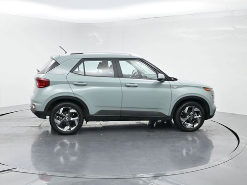 Used 2025 Hyundai Venue SEL FWD image 4