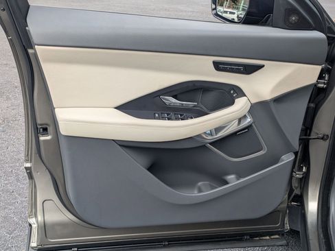 Used 2020 Jaguar E-PACE SE image 20