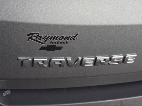 Used 2023 Chevrolet Traverse LT image 16