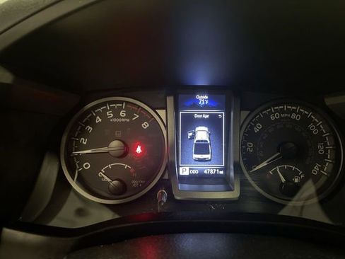 Used 2022 Toyota Tacoma TRD Sport w/ TRD Premium Sport Package image 15