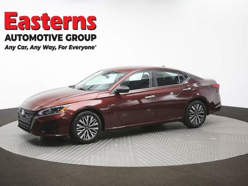 Used 2024 Nissan Altima 2.5 SV FWD image 57