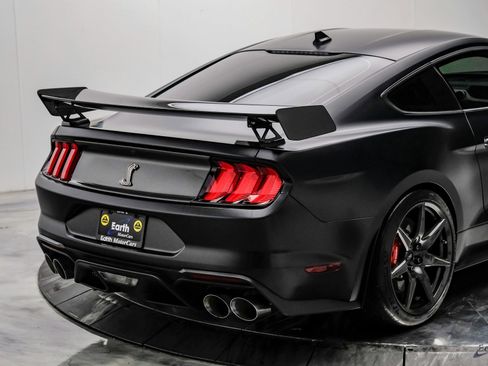 Used 2022 Ford Mustang Shelby GT500 w/ Carbon Fiber Track Pack RWD image 23