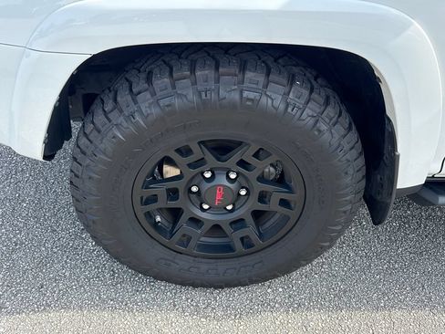Used 2022 Toyota 4Runner SR5 Premium w/ Moonroof Package RWD image 13