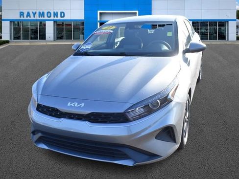 Certified 2023 Kia Forte LXS image 7