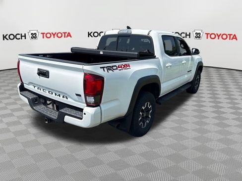 Used 2019 Toyota Tacoma TRD Off-Road w/ TRD Premium Off Road Package AWD/4WD image 8