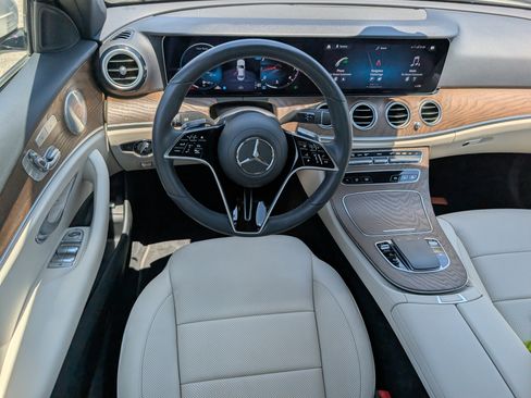 Used 2022 Mercedes-Benz E 350 Sedan image 10