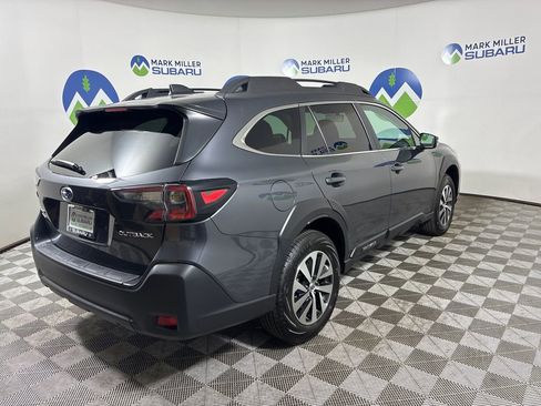 Used 2025 Subaru Outback Premium w/ Popular Package #1A image 10