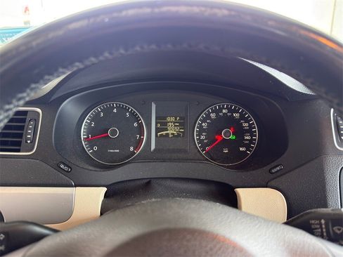 Used 2014 Volkswagen Jetta SE image 17