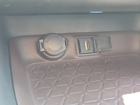 Used 2020 Toyota RAV4 Limited FWD image 26