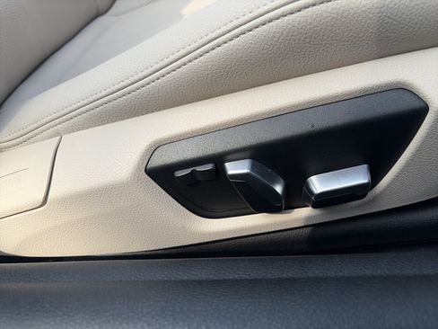 Used 2020 BMW 230i Convertible RWD image 24
