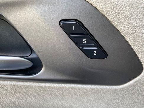 Used 2022 Chrysler Pacifica Touring-L FWD image 58