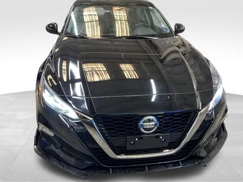 Used 2022 Nissan Altima 2.0 SR FWD image 9