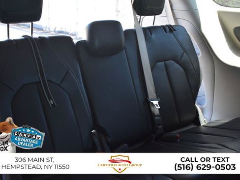 Used 2024 Chrysler Pacifica Touring-L FWD image 28