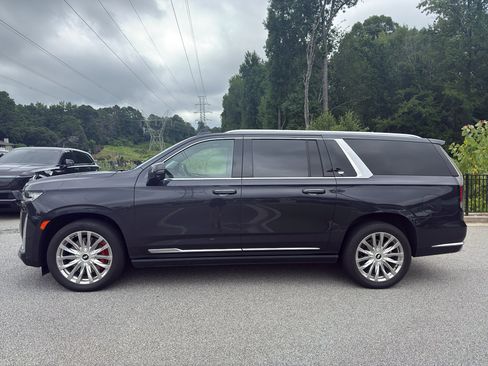 Used 2022 Cadillac Escalade ESV Premium Luxury w/ Performance Package AWD/4WD image 5