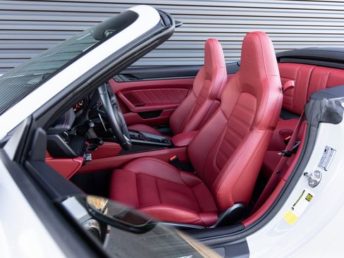 Certified 2023 Porsche 911 Carrera GTS image 5