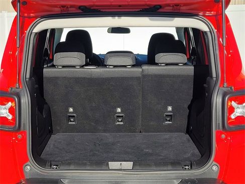 Used 2020 Jeep Renegade Sport w/ Sport Appearance Group image 9