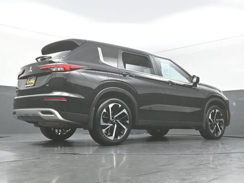 Used 2023 Mitsubishi Outlander SE AWD/4WD image 43